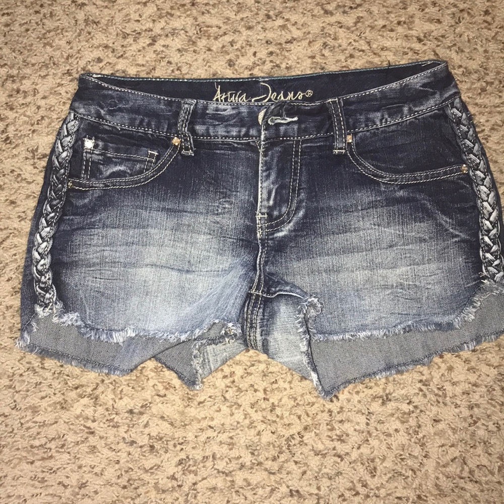 Ariya Jean Shorts - Picture 2 of 3